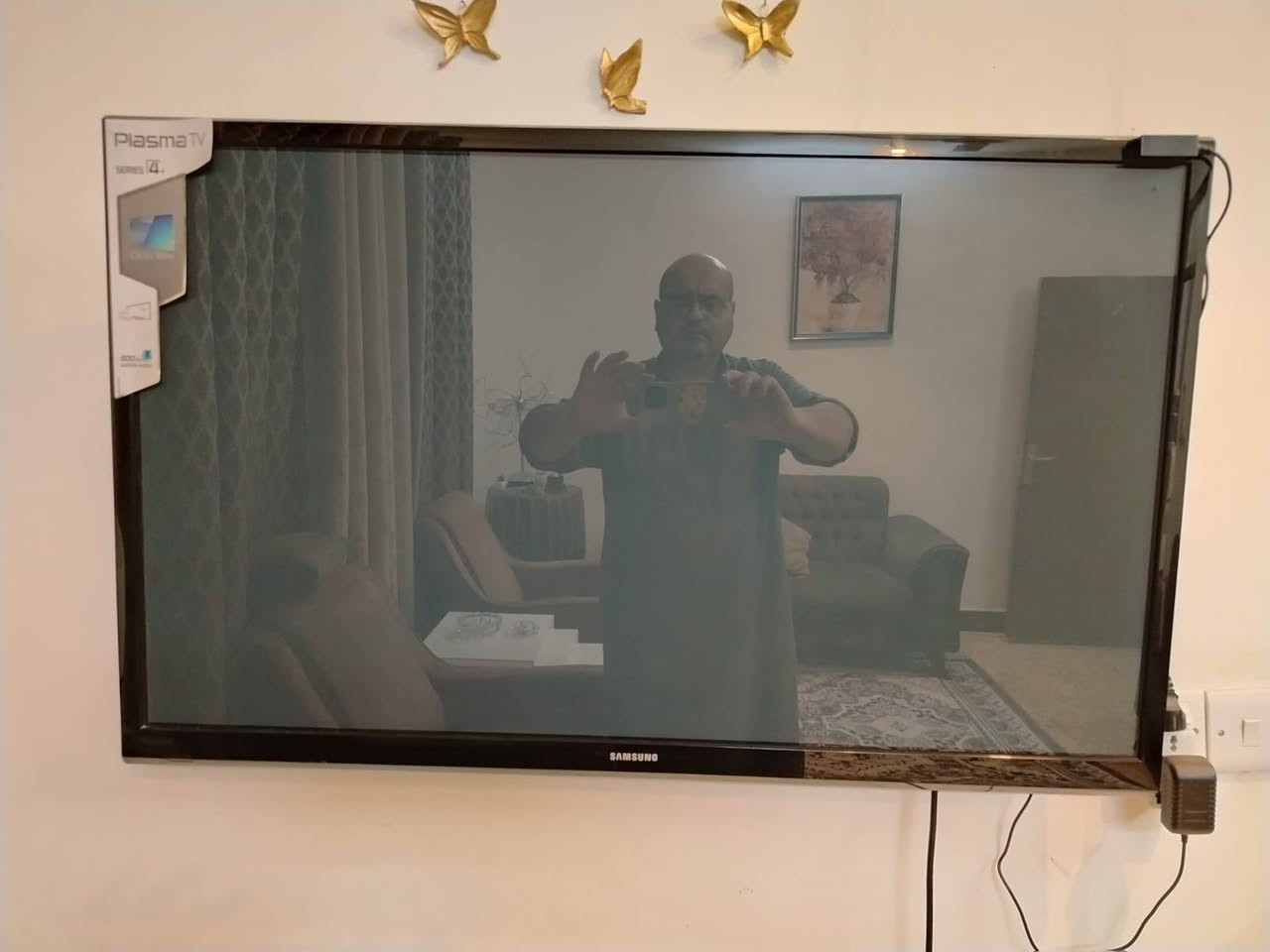 بلازمة نوع سامسونك كلش نضيفة لا داخلة تصليح ولا بيهة شخط وكارتونتهة ولزكتهة بعدهن محافضين عليه كلش اخذتة العام داابيعة علمود اخذا الاكبر وملاحظة مابيه نت خاف احد يسئل ومكاني شارع فلسطين والسعر ١٠٠ والله شاهد اني ماخذة كلش غالي بس كلشي بوكتة وللستفسار موجود وتساب ***********
