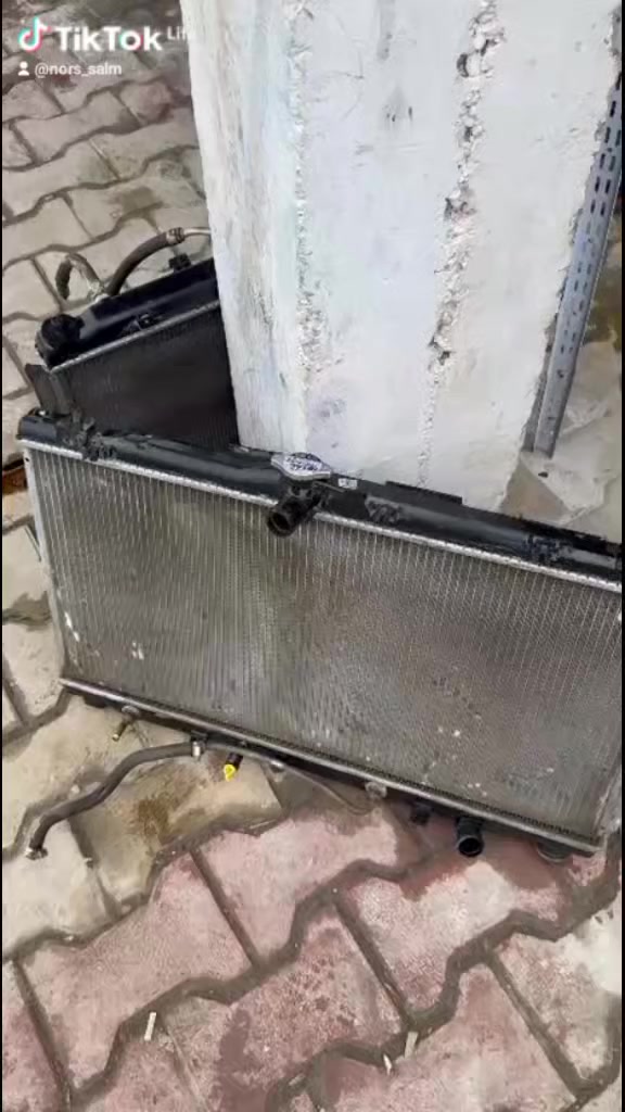 من اعمال اليوم تبديل غزانات راديترات مع سلكون حراري اصلي مع ضمان خبره في العمل من تسعينات
***********
*********** 

العنوان ناحيه القياره مقابيل ازياء عدنان شويخ
