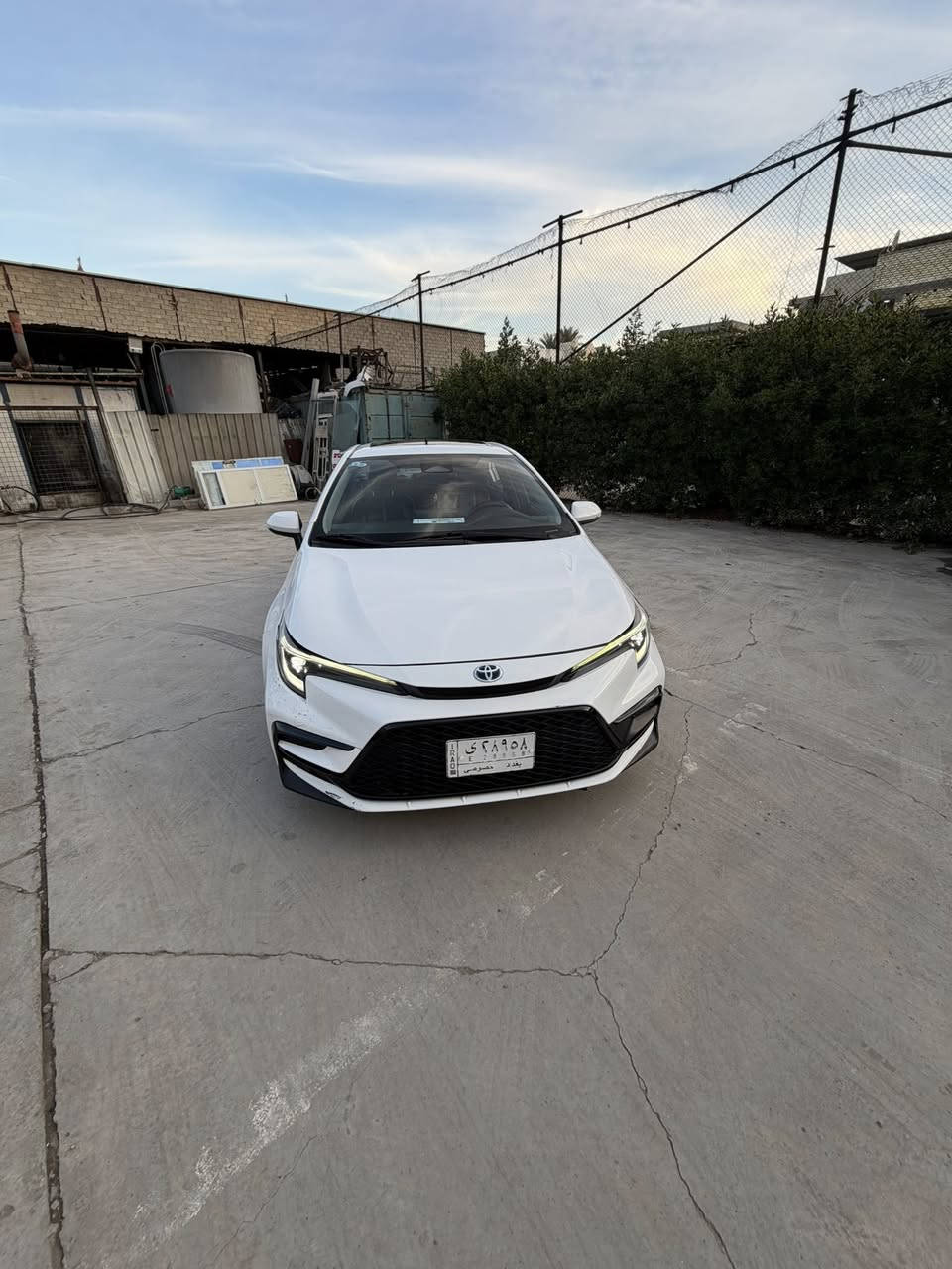 السلام عليكم 

كورلا هايبرد ٢٠٢٣ شكل s
ماشية ٦٣ الف 
الي تكون بيه فتحة سقف وكشن كهرباء
السيارة ب اسمي

السيارة على ايدي ماخذها زيرو
بيه شوية شخوط بحكم الشارع
وبيه طخة بالدعامية نكسر بيه كفر الماصدة فمبدل الماصدة اني ومرفق صورة الطخة
 تخم تايراتها مبدل جديد و دسكاتها الأمامية مبدلة جديد

ب ١٥٣ وبيه مجال للشراي 
لتواصل على هذا الرقم ***********

مكانها بغداد الكريعات
مع الشكر
