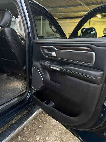 سلام وعليكم دوج رام موديل 22 سياره فول مواصفات 1ع1 /8سلندر حادثه موضح بصوره الباقي كفاله عامه التفاصيل اكثر اتصل *********** لشراي فقط
