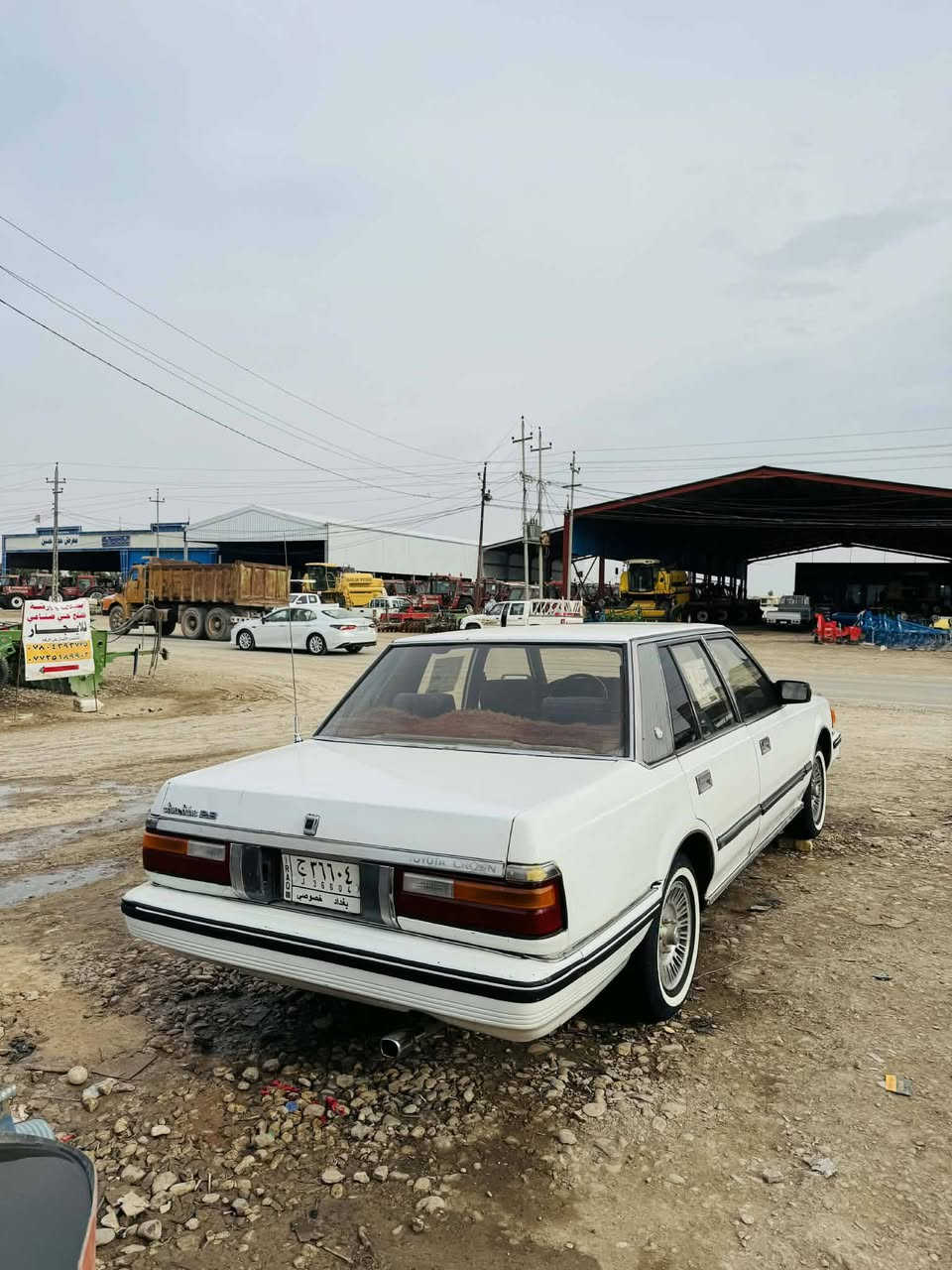 يالله السلام عليكم للبيع سياره نوع سوبر موديل 1986رقم بغداد شرط التحويل سنويه ما نافذه السيارة كير ومكينه وشاصي كفاله بلادي محرك بلادي مكفول من تنقيص ولا تبخير كير اوتماتيك داخل حبري فتحه السيارة جديدة تخم تاير امامي خلفي صدر جديد كهربائيات كله شغال وجاهز تبريد ثلج السياره بيه مكانات صبغ بصيط السيارة مال جناي ماتصرف عليه الف دينار شرط تراي السيارة كلش حلو السيارة وضع الشركه كلشي ما ملعوب بيه جام كهرباء مسجل 4سماعات جدد باتري جديد بطاين وكشنات بلاديه مكان السياره واسط قضاء الزبيديه لاستفسار اتصال على الرقم التالي ***********السعر55وبيه مجال للطيبين الي ما يعجبه السعر ينورنه بكلمه طيبه
