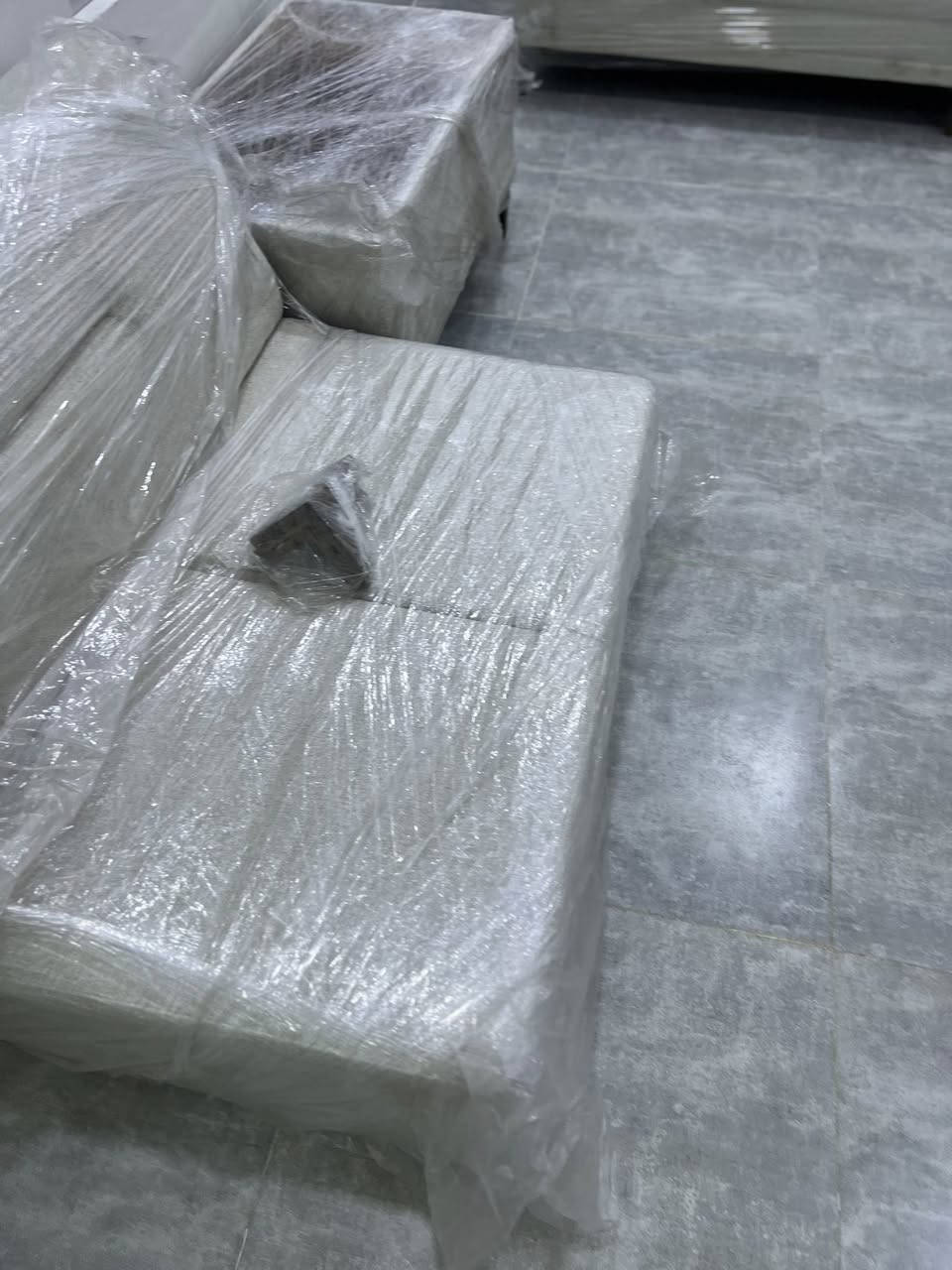 سلام عليكم اشتريت هذا الديوان وطلع كبير على لصاله الي حاب يتواصل ويشتري على هذا الرقم ***********
