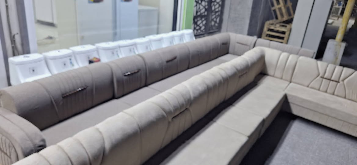 ديوان درجة أولى تسكام ١٠ مقاعد 
اللون مميزة زورنا تجدون مايسركم....
عنوانا العزيزية منطقة السراي قرب فرن السيد خلف مجمع الجوادين 
***********
***********
@إشارة
