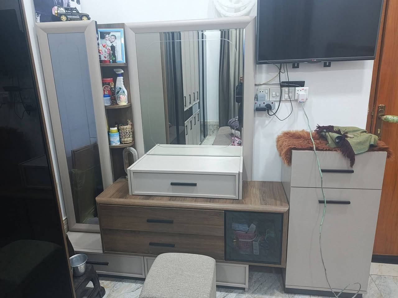 غرفه نوم تركي نظيفة لبيع السعر 2مليون وبيه مجال ***********
