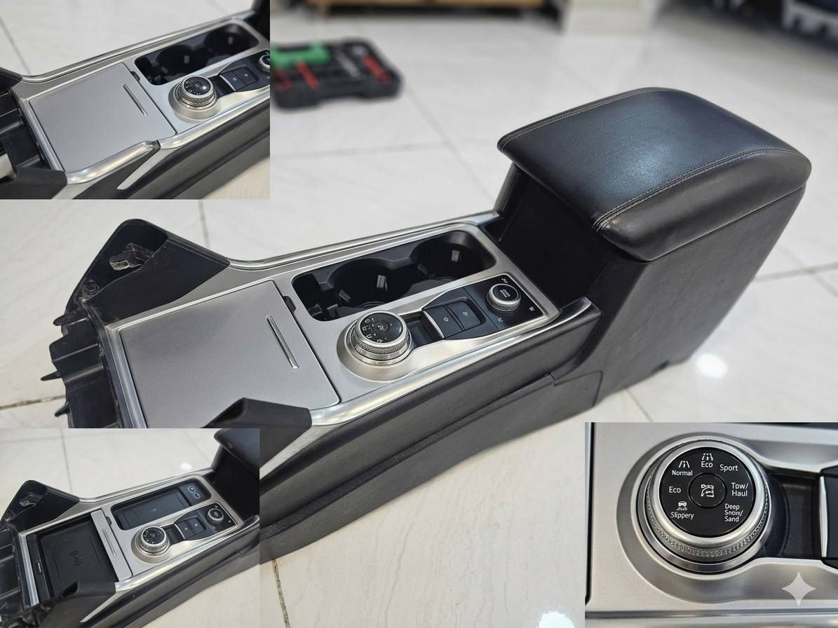 يتوفر لدي لجماعة البوليسي وغيرها
 الكونسول الوسطي (Center Console) الخاصة بسيارة فورد اكسبلورر من 2020 لل 2024، متوفر كامل التفاصيل التقنية مثل ناقل الحركة الدوار وأزرار التحكم، ووضعها في بيئات احترافية.وشاحن الهاتف ال usb ومنافذ الاندرويد .وفيش وكبلات كاملة وبورد التحكم بالتبريد الخلفي.والذي يستخدم للسيارات الاكسبلورر البوليسي التي لايوجد بها
نظافة ١٠٠ بال ١٠٠ مع كامل ملحقاته وبسعر مغري
*********** واتس او اتصال
معرض بلاتينيوم لتجارة السيارات المختص بسيارات الفورد
