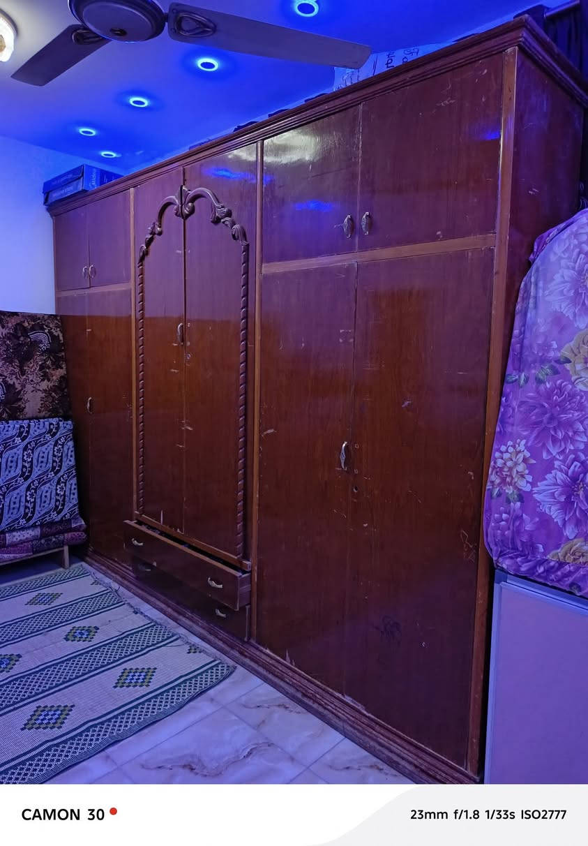 سلام عليكم غرفة صاج داخل وخارج كنتور ابو ٦ ملحق يرادله بس صبغ غرفة ضخمة بل عافيه الي اتكون من نصيبة سعرهه ٦٥٠ وبيه مجال ابو غريب الحصوة ***********
