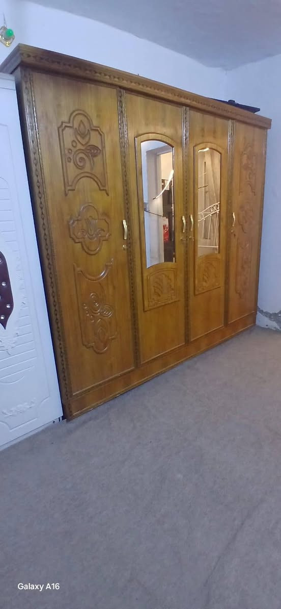 بيع جربايه وكنتور جديد استعمال قليل البصره الموفقيه شارع بغداد ***********
