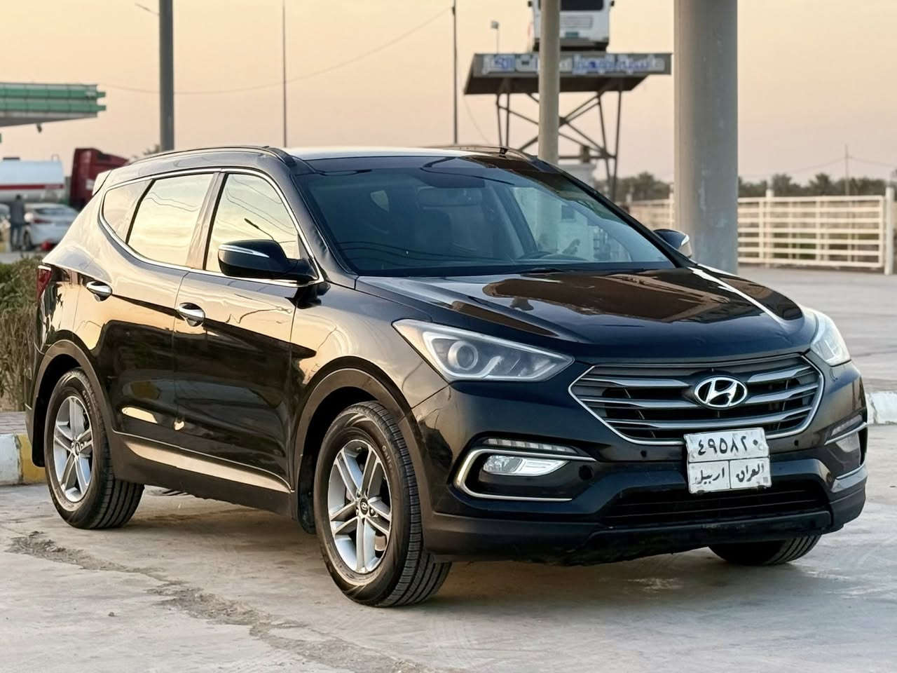 السلام عليكم
سنتافي موديل 2017 

وارد كندي 

لون اسود 

رقم اربيل  بسم شخص تريد تحويل 

تريد وكاله  اني حاضر 

سياره بيه صبغ جاملغ امامي بدون اي داخل 

وبيه صبغ بل تكمه من باب 🚪 لسايق 

وبيه بارد بل بنيد مبين بل صوره 
 
محرك 2400 

سياره بيه تخم تاير جديد 

موصفات بري روما 

بصمه  تشغيل وبواب 

كراسي 🪑 جلد  كرسي 🪑 كهربائي 

صندوق كهرباء ⚡️ 

كرسي خزن ميموري 

‏تدفئة كراسي امامي وخلفي  

رادار جانبي 

‏بردات بلادي 

شاشه كبيره تامره 

سياره بعد بيه هواي موصفات 

لسعر 148 بيه مجال بصيط 

رقم تليفون ☎️ ***********
