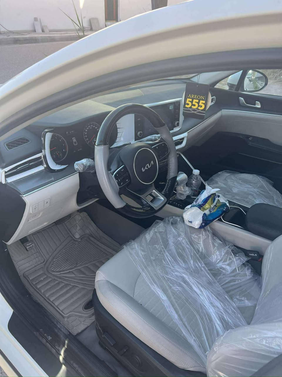 السلام عليكم ورحمة الله وبركاته اخوان سياره كي فايف موديل ٢٠٢٣ خليجي
رقم بغداد انكليزي 

السياره مكفول كفاله عامه 

فول مواصفات عده الفتحه 

السياره باقي سنه وشهرين وصير حره

استقطاع مباشر 

السياره جاهزه من كلشي كير تبريد المحرك حداديه مكفول محرك ٢٥٠٠ تنفيس طبيعي 

الاستفسار اكثر اتصل على الرقم أو على واتساب مكان السياره المثنى السماوة ***********
