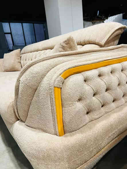 مۆدیلی سولتان قوماشی خاولی زە مانی پینج سال پشتی ئە کری بە سیسەم 
نرخی 875 هە زار گە یاندن بۆ ناو شاری سلیمانی بی بە رامبەرە 

***********
