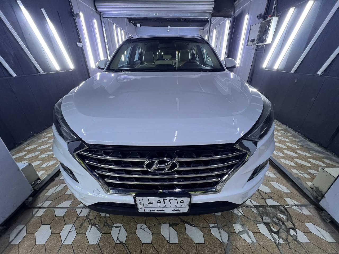 السلام عليكم ورحمة الله وبركاته 
هونداي توكسان للبيع موديل 2019 خليجي كفاله عامه عدا الدعامية الخلفيه بيها صبغ صدر حداديه مكينه كير كفاله بحاله الشركه تخم تاير موصفاتها نص فول رقم بغداد الجديد با اسمي 
ماشيه 123 K طبعا بيها كم خدش ورصعه حتا بسيطات مالات شارع عارضها 184 وبيها مجال هذا رقمي 
***********
