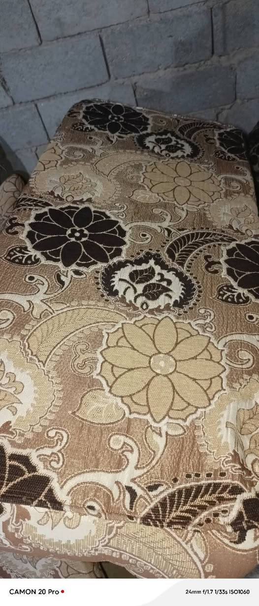 يتوفر لدينا جلسه عربية مستخدمه 14متر كويتي درجة اولى.
دوشك 7سم سفنج ريبون عدد7👈مخاد عدد7👈تجواة ظهر سفنج مضغوط عدد 12👈زوايا عدد2.

ملاحظة: تتوفر لدينا كافة أنواع التكيات.
العنوان : ذي قار٠ قضاء الشطرة 
الحجز والاستفسار الاتصال على الارقام التالية:
            *********** اتصال          *********** واتساب
تتوفر خدمه توصيل لجميع أقضية ونواحي ومناطق المحافظة
