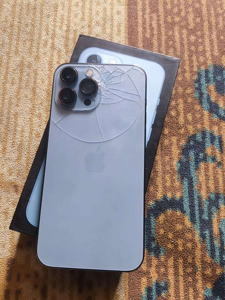 السلام عليكم
١٣ بروماكس للبيع
ذاكره ٢٥٦ بطاريه ٨٥ امريكي بي فطر بالضهر
والسينمائي واگف تصليحه ب ٢٥ الف
مكاني القاسم
*********** واتساب
