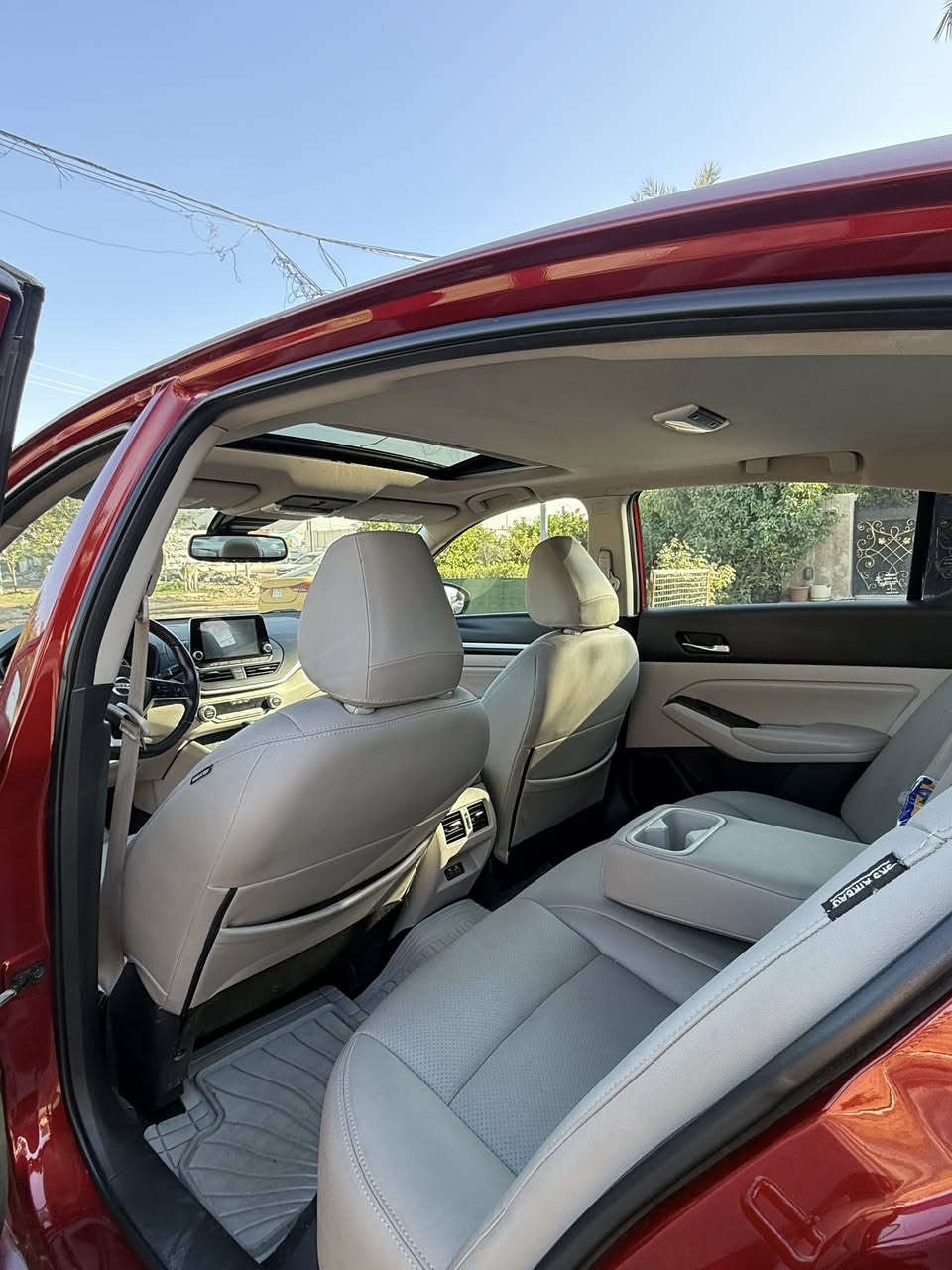 سلام عليكم
نيسان التيما 2019 SV 
وارد امريكي بدون قطرة صبغ فقط بارد 3 مكانات بدون حادث بدون ايرباك كله سليم 
مواصفات 
شاشة 
كامرة
رادارات امامي او خلفي 
نقطة عمياء 
سياقه ذاتيه 
تدفئه كشنات 
سلايد روف 
كشنات كهرباء 
ستيرين هيتر 
تحكم ستيرين 
محرك 2500 4 سلندر 
ماشية 70 الف 
رقم اربيل بسمي هزة جديدة رقم جديد بدون نقوصات تخم تاير جديد 
السعر 150 وبيه مجال بسيط 
العنوان حي العدل 
***********
