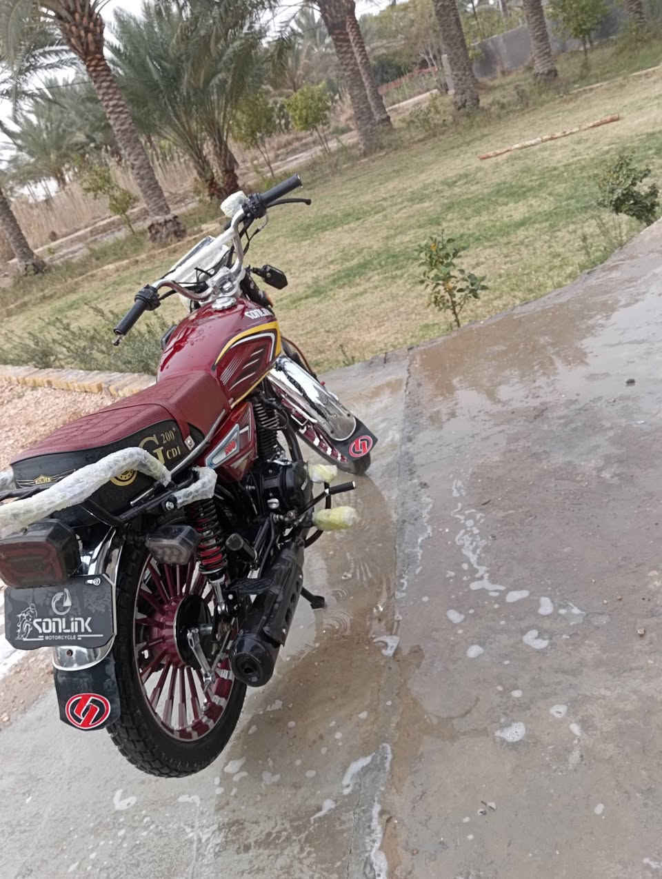 السلام عليكم 
دراجه سونللك الاصلي ..سيفان 
موديل 2025
                                                                            200 Cc
لون ماروني المميز 
كفاله عامه من كلشي
دراجه بلادي ممبدل بيه اي شي
نصبتها فول 
دراجه سكنرر  
........................
مكان بابل.محاويل قرب سيطره الآثار .قريه الفنديه 
للاستفسار فقط على الرقم خاص غير متواجد 
***********
. ..........................
السعر 820 وبيها مجال
