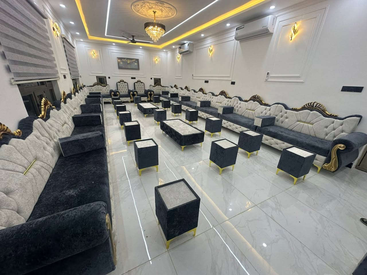 يعلن معمل و معرض دانيال عن تخفيضات عايله متر ديوان ابو تاج به 75الف و بدون تاج به 65الف به اجواد أنواع القماش و خشب بلوك اسواد و اسفنج  به ضمان 5 سنوات ***********
