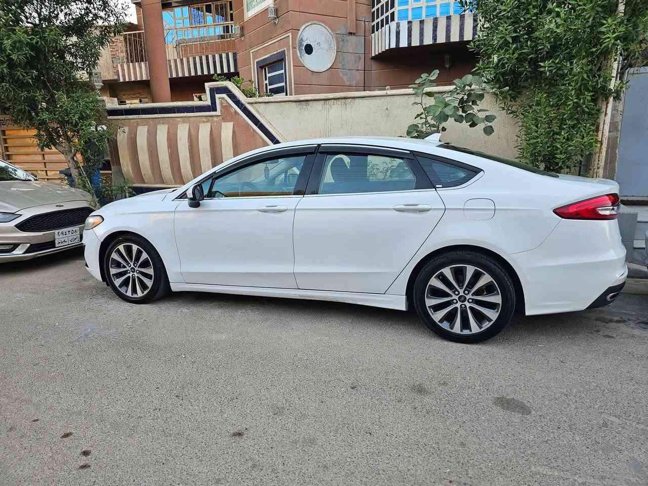 السلام عليكم فورد فيوجن ٢٠٢٠ محرك ٢٠٠٠ توربو فور ويل ايكو بوست فتحه كشنات كهرباء شفتات ستيرن رادارات حساس  خلفي كاميرا كروز سرعه حادثها جاملغ اليمين للبيع او مراوس  ***********
