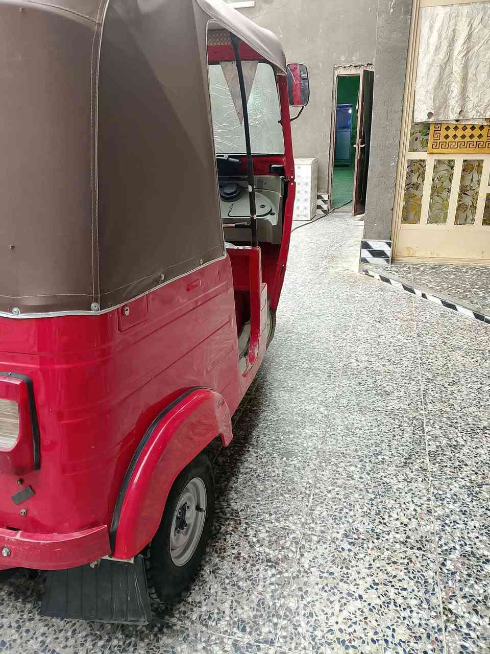 سلام عليكم تكتك للبيع موديل 2017/شهر12.  أوراق  كاملة المصطفى مكان بغداد جسر ديالى سعر 3وتلثميه وبينه مجال الخضراء يتصل عل رقم مامتواجد عل فيس ***********
