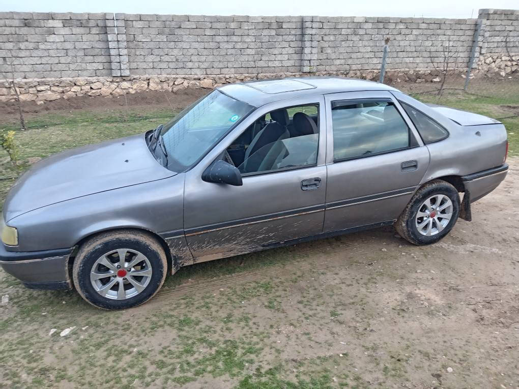 فكترا حجم 20 موديل 1990 رقم دولي سنوية الى 30 كابون إلكتروني تاخذ مصور لحين التحويل صبغ جمالية  ضررها سقوط بلوك عالسقف من جهة السائق وقت التحرير طخم تاير گير ومحرك بحالة جيدة هناك بعض الملاحظات 
السعر 37 وبيها مجال ( شرط التحويل) 

***********
