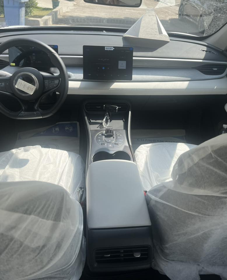 السلام وعليكم بي واي دي سيل فايف مرقم بغداد بسمي زيرو بصمه تشغيل عن بعد كرت شاحنه كامل ملحقات 18 مليون و 800 
***********
