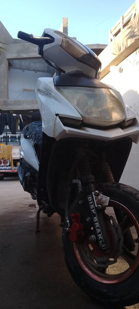 دراجه سكنس شمعه موديل 2014 مكفوله من كلشي بس مكينته كايمه للبيع اول مراوس مكان فلوجه لل استفسار 
اتصال على الرقم *********** ملاحضه اني  مكلف بل نشر
