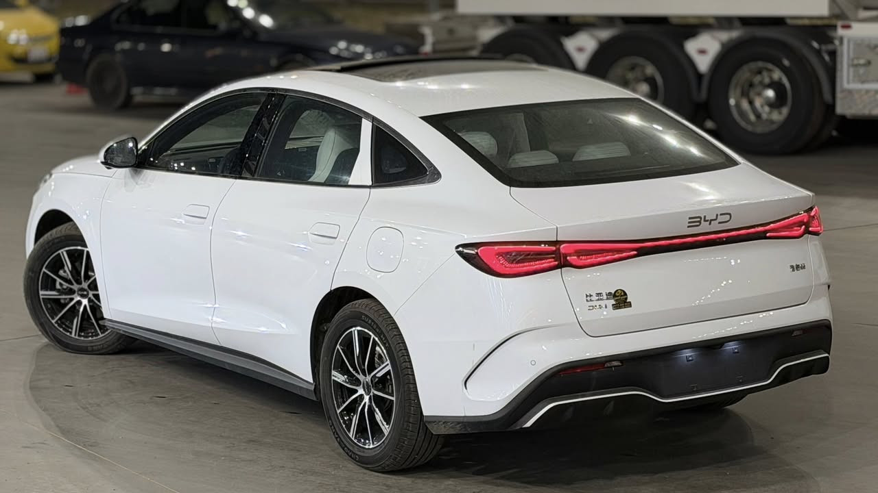 سيل 6 موديل 2025
فول مواصفات للاخير 1/1 كرسي كهرباء داخل ابيض سقف بنوراما 
5 كامرات . زيرو 0 km غير مستعمل 
مكان السياره بغداد السيدية / استفسار اكثر  ***********
