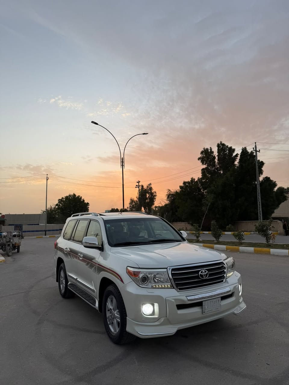 السلام عليكم 
لاند كروز 2012 
مكفوله كفاله عامه من كلشي حتى الدعاميات مكينه وكير مامفتوحات 
بريم أصل ام الطفايه 
ماشيه ١٥٤ حقيقي شرط الفحص لان السياره على ايدي من 2017 
رقم بغداد بأسمي تحويل مباشر 
السعر ٣٦٠ 
العنوان ناصريه مركز 
الرقم ***********
