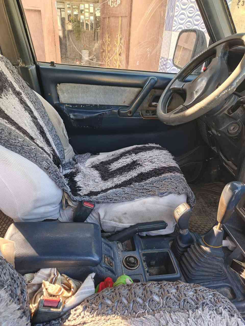 السلام عليكم باجيرو موديل ١٩٩٥ رقم بغداد مشروع وطني صاحبها موجود سنوية لغاية ٢٠٢٨ السيارة نضافة ٨٠ بالمية غرفتها زينة مبينة بالصور محرك و أكسل وكير جيد جدآ التايرات الامامية نص عمر الخلفية جديدة السعر ٥٨ ورقة وبيها مجال رقمي *********** مكاني صلاح الدين/ سامراء
