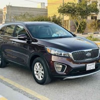 سورنتو ٢٠١٦ • ٩٨٠٠٠ كم • كاميرا خلفيه