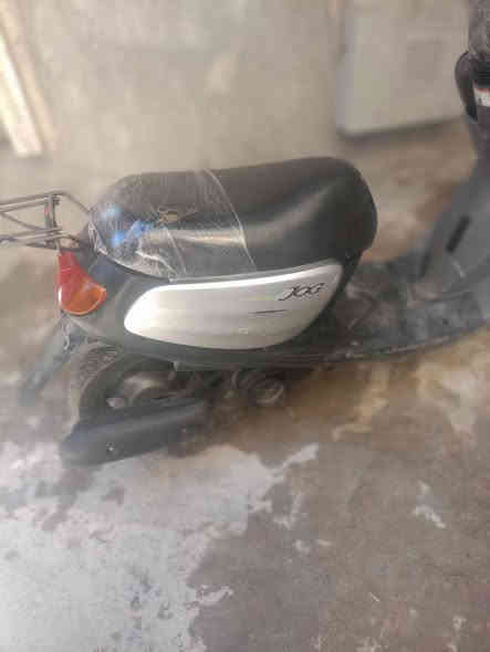 سلام عليكم عندي دراجه لبيع جديد برغي مافتوح بيهه مكينه جديده بانزين الاصلي المحسن  اصلي مالتهه الاستفسار على هذا الرقم ***********
