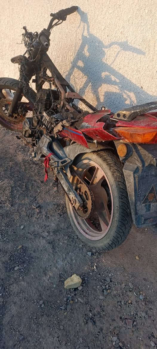 سلام عليكم دراجه بونده للبيع محتركه مكينه مابيها شي مكينه مال ستوته وياله وتايرات مابيهن شي الي يريده يراسلني خاص او واتساب ***********
