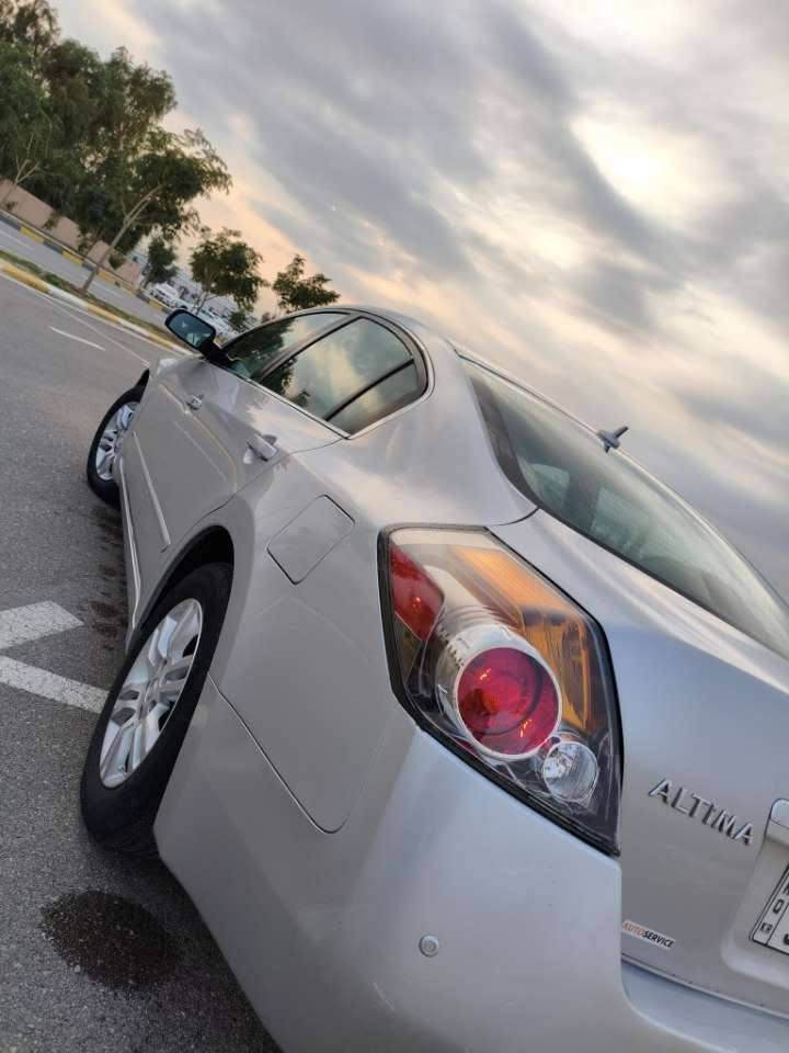 السلام علیکم 
نيسان التيما 2011 خليجي 
سيارة حيل نضيف 4 طايرات جديد صدر جديد 
محرك گير ب شرط خير من اللة 
لايتات زينون  تحديد سرعة كهربايات كلشي ب شرط 
سيارة بهة 4 قطعة  بدون دواخل  بچم كپس 
رقم دولي و جديد لحد 2028 اريد تحويل اريد وكالة موجود 
سيارة مابي مصرف ربع دينار 
للستفسار
***********
*********** السليمانية, العراق
