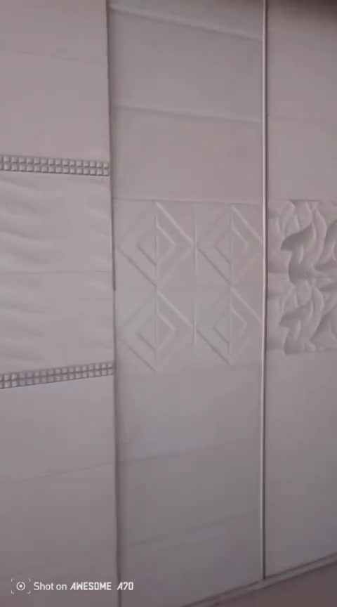سراميك جداري أبو ١٢٠ و أبو ٣٠×٦٠ وهذا صاحب السيراميك هذا رقمه ***********
