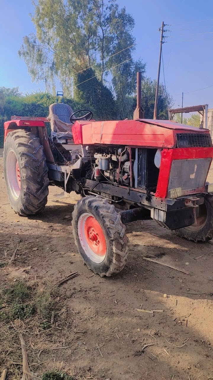 سلام عليكم للبيع مكينه عنتر 121 مكينه وكير وهيدروليك مكفول تايرات نص عمر   بدون رقم للاستفسار *********** مكانها واسط العزيزيه
