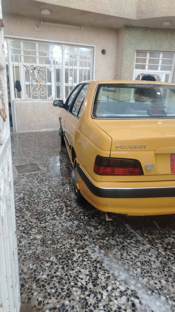 السلام عليكم بيجو بأرص 2015 رقم بغداد غرامات صافيه حداديه كير مكينه  مكفول ضربه مابيها خياس مابيها تخم تأير بيها تبريد وكهرباء كلها شغاله جديده ماشيه 160 حقيقي
ستفسار***********
سعر 57وبيهه مجال
العنوان جسر ديالى الكرغولية سايد الواحد
