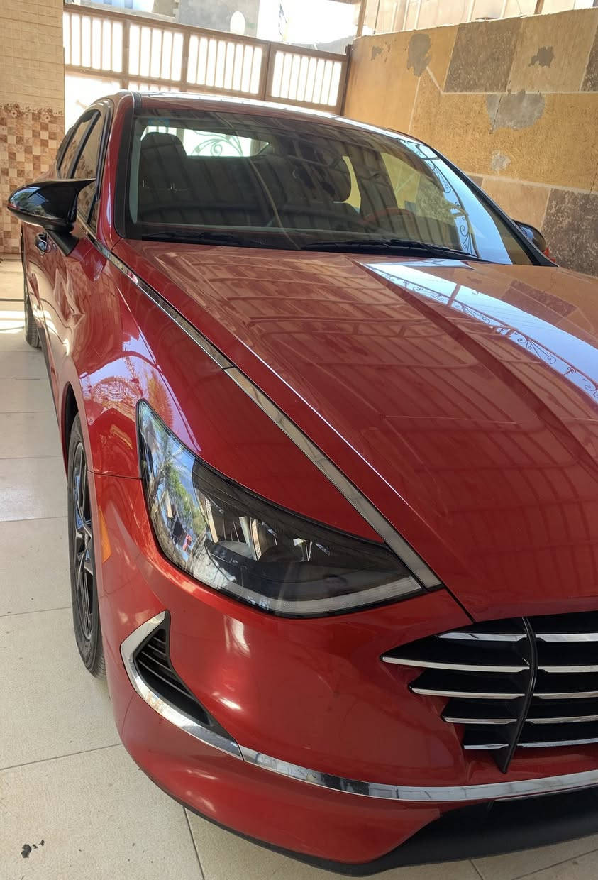 السلام عليكم . سوناتا 2022 احمر دم الغزال 
وارد امريكي حجم المحرك 2.5 GDI
تحكمات ستيرن . رادارات . گير بيانو . اربع وضعيات قيادة. كامرة خلفية . القيادة الذاتية . مثبت سرعة وتحديد مسار  وغيرها من المواصفات
السيارة ماشية 75الف كيلو متر 
السيارة مكفولة فقط قبق الچنطة بي بارد ورشة صبخ قدر شبر في قبق الچنطة .
كير .محرك  كفالة 
السيارة معوقين مثنى . مكان السيارة البصرة / ابي الخصيب 
السعر 175
رقمي / ***********
