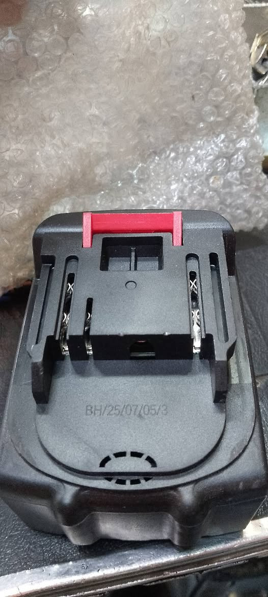 بطاريه جديد غير مستخدم
10 خلايه     /     88  فولت   / 4 امبير
شرط فحص امام مندوب قبل استلام 

#سعر 22 توصيل   كافت محافظات العراق


**إذا كنت صاحب هذا الإعلان وتريد حذفه لأي سبب، رجاءا أرسل رسالة إلى الدعم الفني**