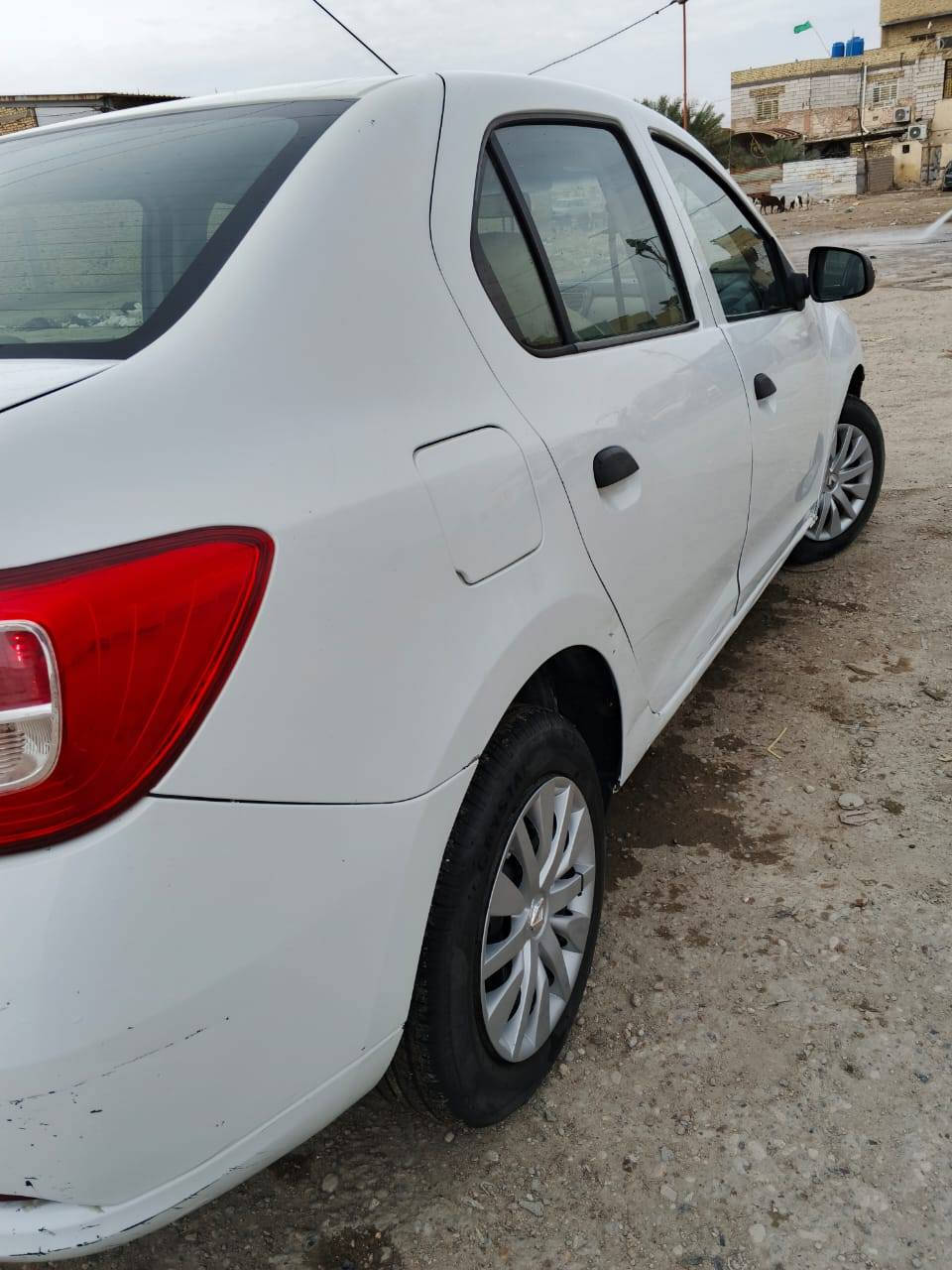 السلام عليكم 
سياره رينو سمبل 16
رقم ذي قار
مكينه
كير 
حداديه 
تبريد 
تخم تاير 
كله جديد 
تحويل مباشر 
سنوية وهزه جديده 
السعر 65 ورقه وبيهه مجال
واذا اكو مراوس 
النترا مع الفرق
***********
العنوان الناصرية مركز
