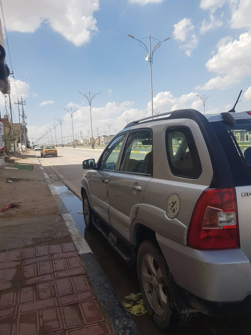 سلام عليكم
كيا سبورتج ٢٠٠٩ فول ١/١
شاشة 
حساس خلفي 
كشنات تدفئة تبريد 
كشنات جلد بلاد 
تحكم ستيرن 
فتحة 
تبريد بيانو 
مري كهرباء 
مري شفط ويل كب ١٧ 
تخم تاير جديد 
منظومة بانزين جديدة من الطول للطول 
رقم بغداد بأسمي تحويل ثاني يوم 
بيها صبغ قطعة واحدة فقط 
سعرها ١٢٠ وبيها مجال شي قليل 
مكاني كربلاء 
*********** واتساب اتصال 
*********** واتساب اتصال
