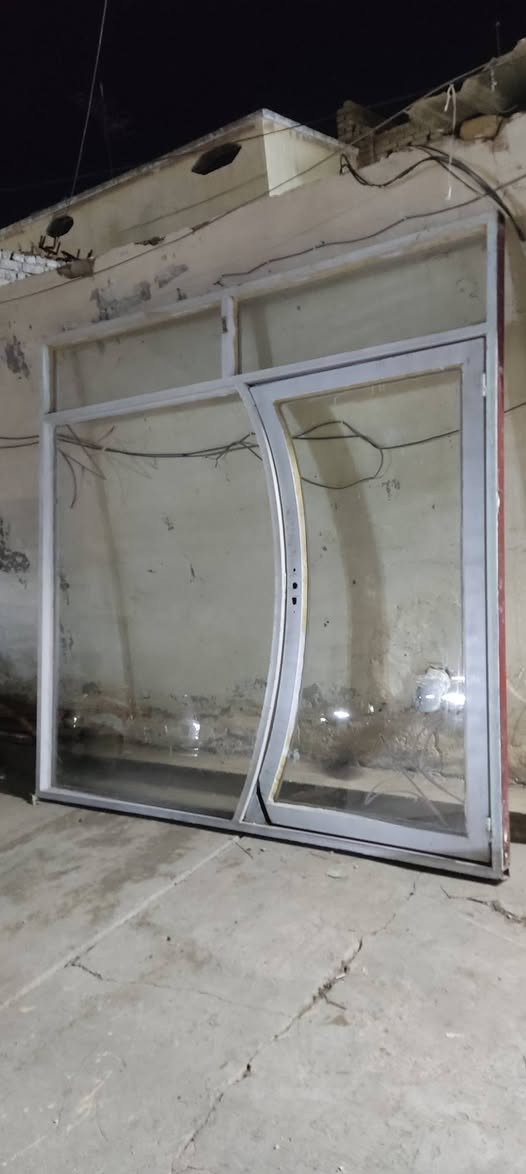 السلام عليكم غراض محل للبيع قل قطعه وسعرها بيع مستعجل السعر مناسب أتصل وتدلل ***********
