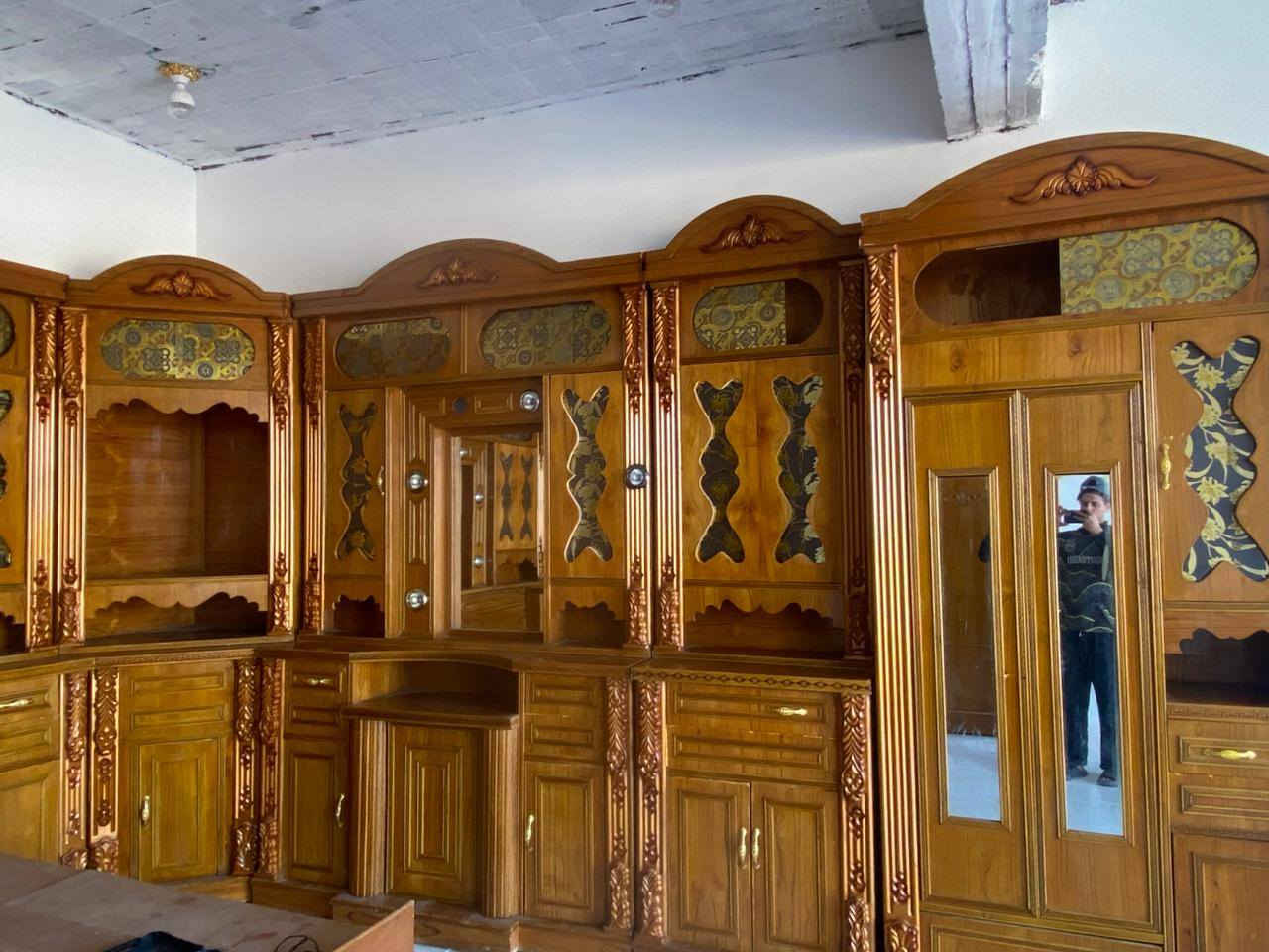 السلام عليكم يوجد غرفه نوم عراقي نظافه فول السعر عل خاص العنوان الكرابله شارع الحولي مقابل بلوك لصيته
الرقم ***********
