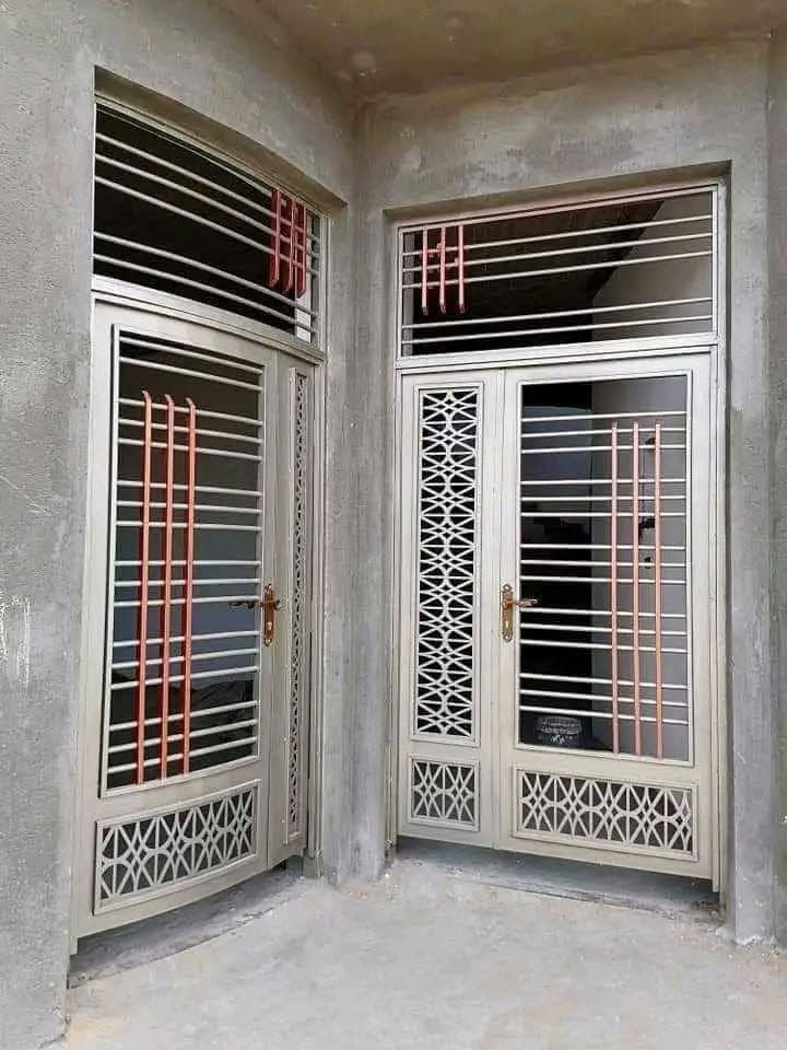 اسلام عليكم | كـادر👷🏻
عمل تنظيف وصبغ شبابيك🪟
وشـد جـام جميـع الأصباغ⚫
والجـام متوفر شغــل درجة أولئ 
 متواجد واتساب + اتصال***********
