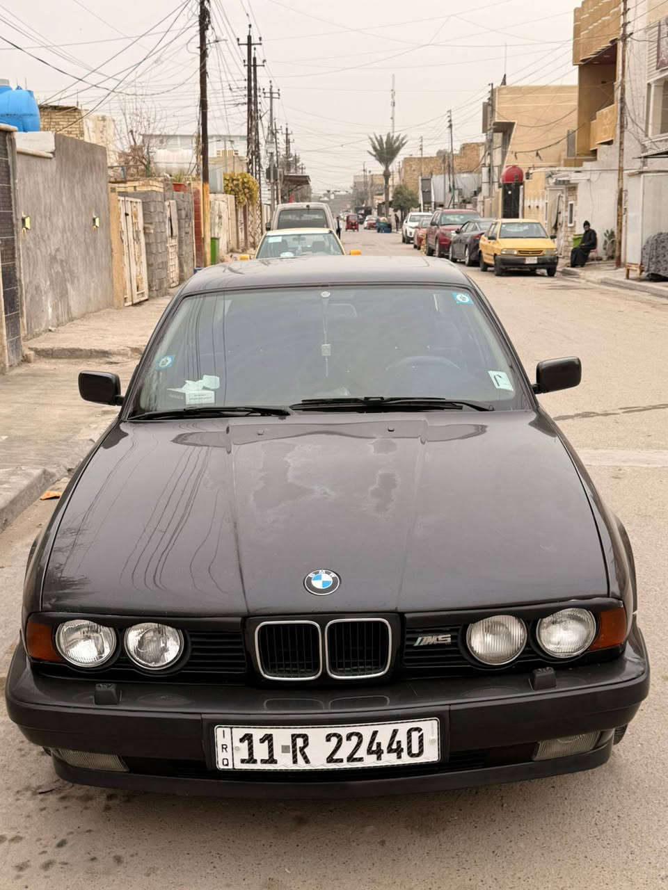 سلام عليكم البيع بي ام دبليو 
525 موديل 1992 سياره جديده
سلايت. كشنات كهربائي مخمل 
لايتات زراك 
تخم تاير جديده 
تبريد ثلج 
باتري وصدر اماني خلفي جديد 
السياره كفاله عامه بدون صبغ بدون تكحيل بدون بارد مكان السياره مكان السياره بغداد الشرطه الخامسه السعر 85 وبيه مجال الشراي ***********
