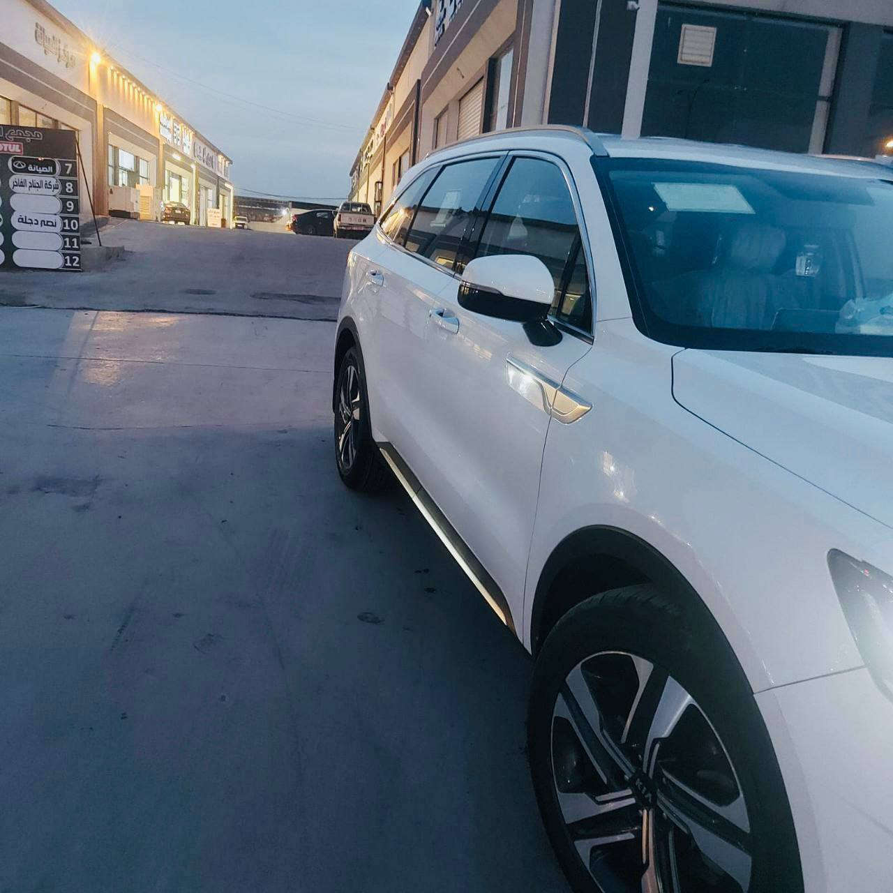 سلام عليكم
للبيع 

كيا سورنتو موديل ٢٠٢١ خليجي 

رقم اربيل دولي شرط التحويل

هزه وسنويه جديده

ماشية 109كيلو

محرك ستة🚀 سلندر شرط 

نص فول 

بصمة

كشنات كهرباء

سبع اراكب

صندوك كهرباء 

بردات خلفيه

مري شفط أشاير بل مري

حساسات 

تشغيل عن بعد 

شاحن واير ليس 

قمارة حديد 

كير عصا 

كامرة خلفية

كشنات جلد 

السعر ٢٦٠ وبيهة مجال 

مكان السياره جنوب الموصل حمام العليل📍

سياره بدون صبغ بيها ملاحظات فقط..
اتصل وتدلل ***********
