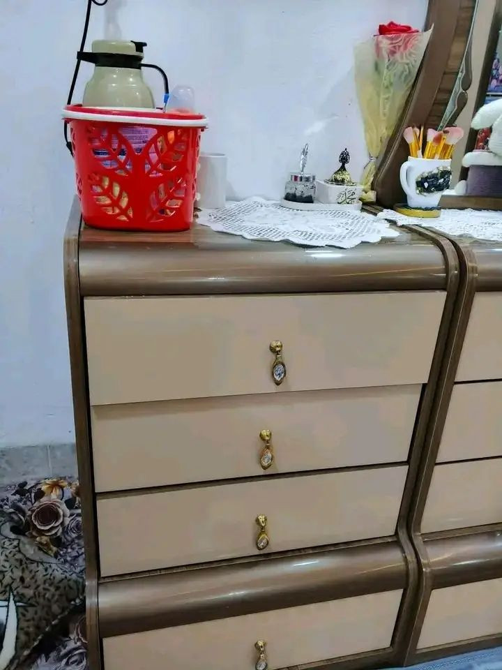 غرفه خشب تركي 7 قطع جديده استخدام شهرين اشتريتها بمليون ونص ابيعه قفل 750 عنوان موصل برطله


**إذا كنت صاحب هذا الإعلان وتريد حذفه لأي سبب، رجاءا أرسل رسالة إلى الدعم الفني**