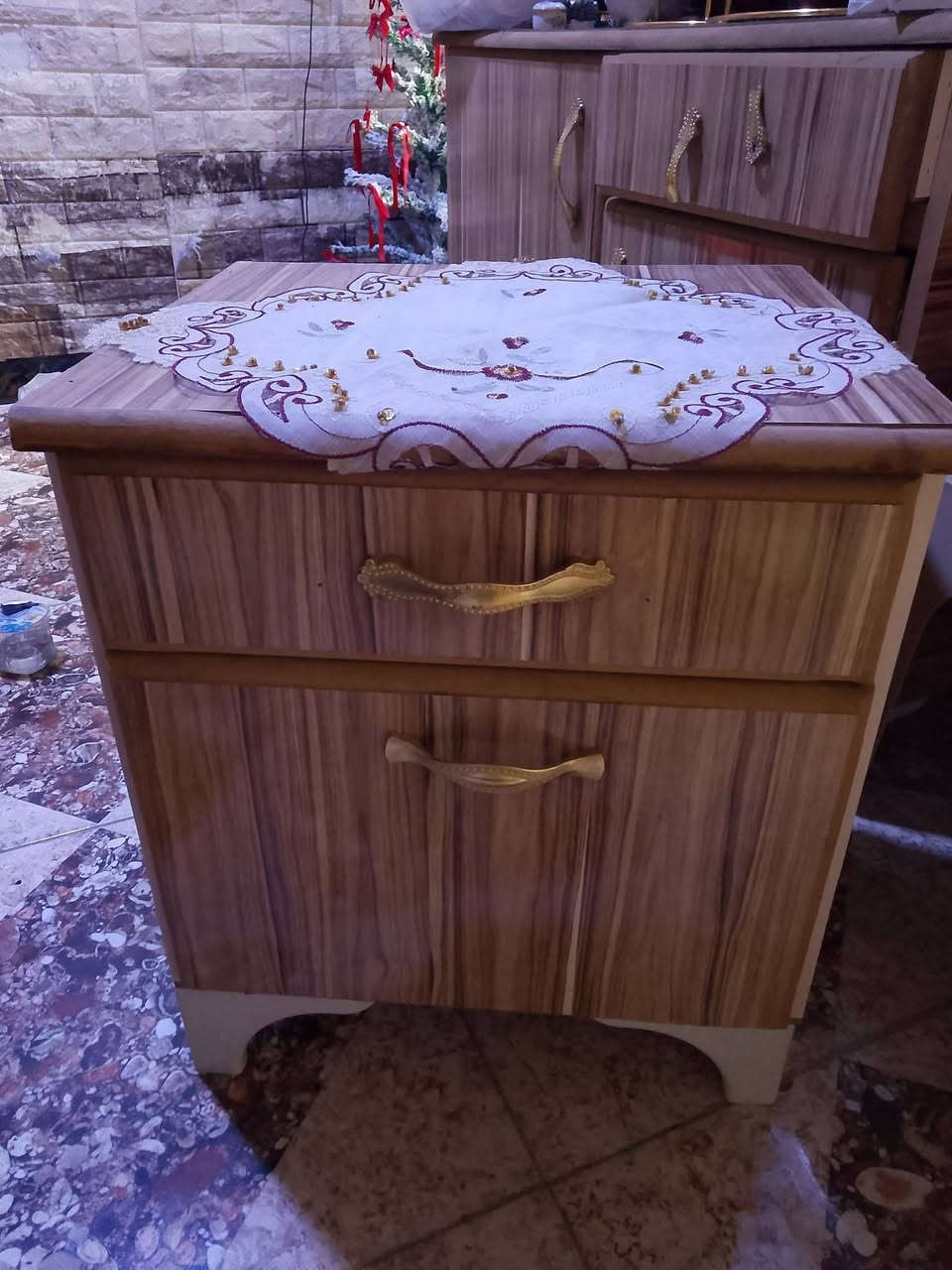 كنتور + ميز تواليت + دواليب 2 + تعلاكة
نظيف جدا ناقص سرير وضهر كنتور فقط 
150 الف قفل


**إذا كنت صاحب هذا الإعلان وتريد حذفه لأي سبب، رجاءا أرسل رسالة إلى الدعم الفني**