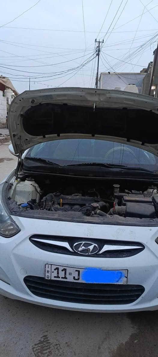 سيارة اكسنت للبيع اكسنت خليجي مضلع موديل 2011 
بيها قطعة تبديل بدون  ضربة أو بيها كلير شوية أو بيها تكشير مثل ما موضح بل صورة بسمي مكينه كير ما مستويات تخم تايرات حتى فول مواصفات عدا البصمه 
مكاني بغداد المشتل 
السعر  84 وبيها مجال للشراي 
للاتصال :  ‭*********** بغداد, العراق
