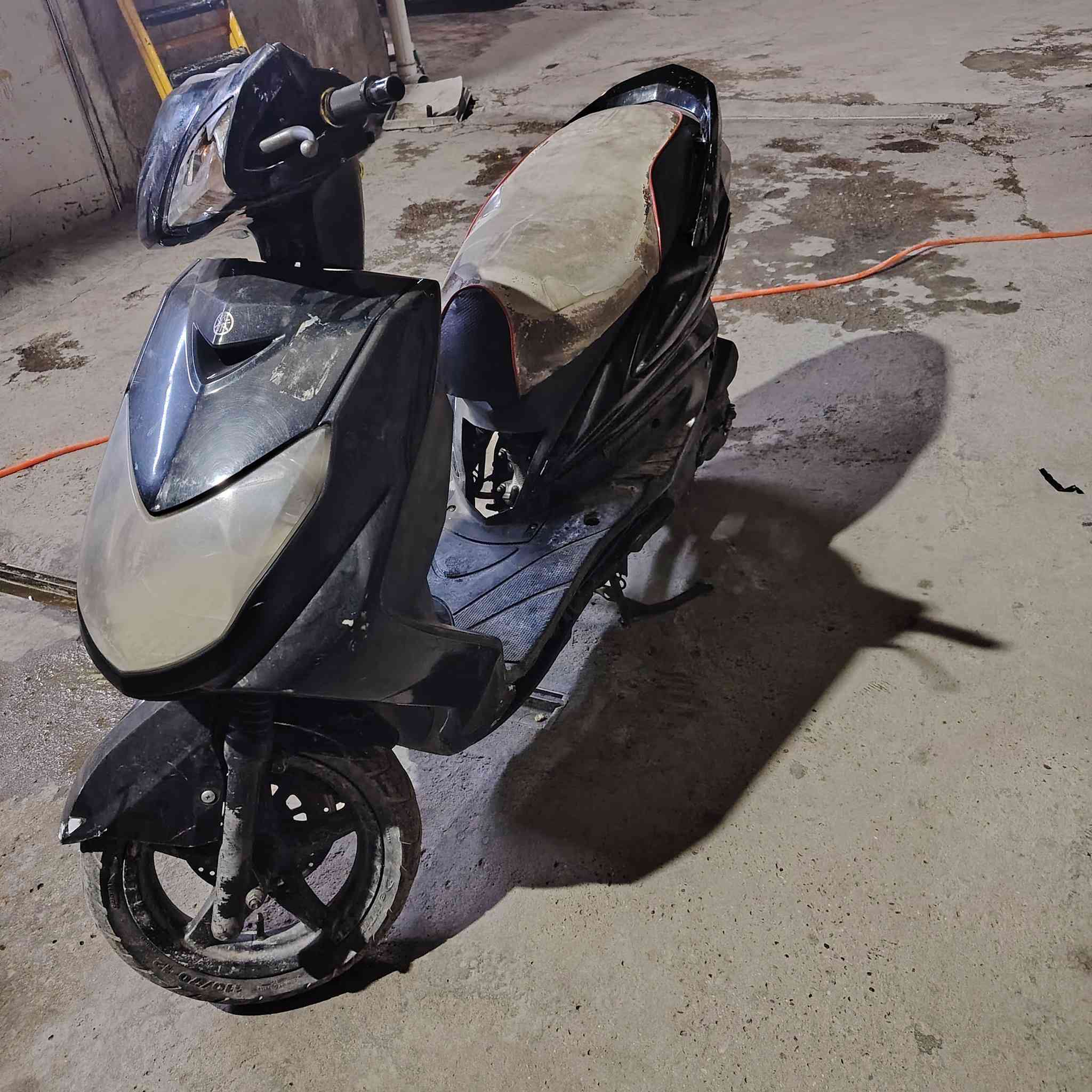 السلام عليكم للبيع أو مراوس سكنس فحل كابريتر نضيفه شلعه ومعدل فول محرك بلادي خرسه الدراجه كهربائيات كوله شغاله بيه نقص تريشه كابريتر وسخه السعر 450 وبيه مجال بسيط مكاني بل اعظميه نهايه شارع عمر أو عل سريع محمد القاسم شركه تويوتا ***********
