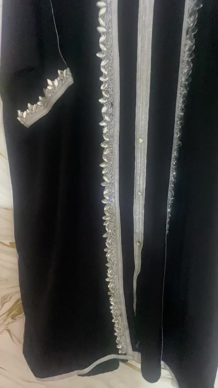 قفطان اسود قياس 50
يلبس من وزن 80 الى 100 
يفيد الي اعمارهم من35 واكثر
ماملبوس ابدا بس قياس دقيقه وحده 
السعر 50الف


**إذا كنت صاحب هذا الإعلان وتريد حذفه لأي سبب، رجاءا أرسل رسالة إلى الدعم الفني**