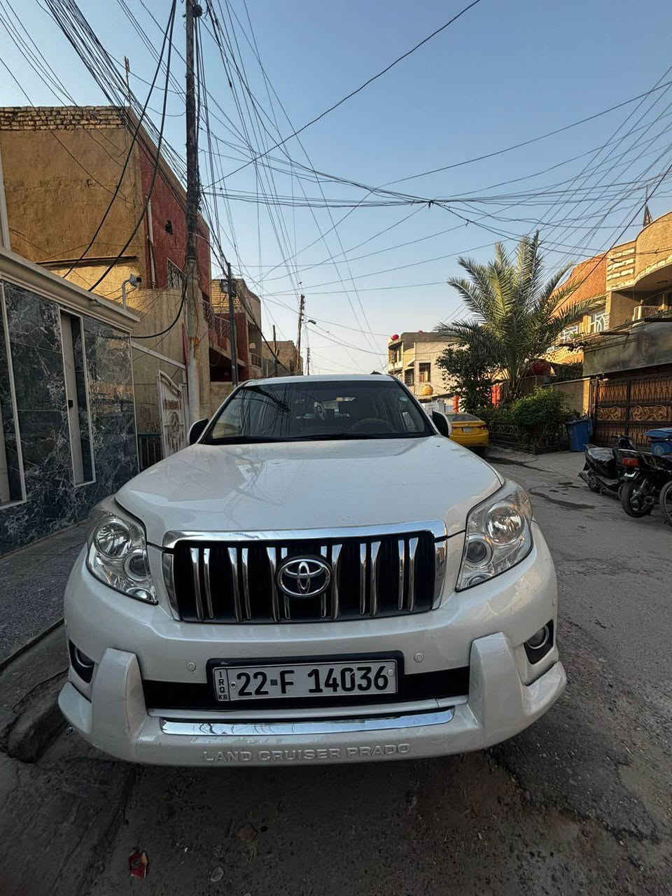 السلام عليكم للبيع برادو ٢٠١٠ مكفولة كفالة عامه من الصبغ والتبديل والضربة ماعدة بارد على كد ٤ اصابع مرفق بسونر نصف فول  رقم اربيل بسمي 
مواصفات 
٤ سلندر 
٣ قطع تبريد 
٧ راكب 
كشنات جلد 
حساسات اماميه خلفية 
٣ شاشات 
صدر  وتخم تاير جديد 
ترايك وين ميعجبك 
السعر ٢٢٥ 
مكاني بغداد الشعب شارع عدن 
*********** ابو حسن
مكلف بالنشر Colombo, Sri Lanka
